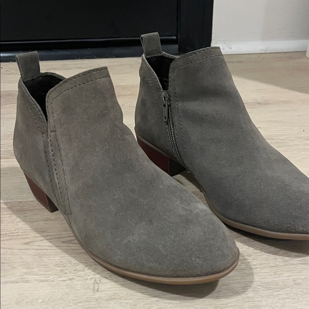 Dina True Women’s Suede Low Heel Ankle Boots - Gray